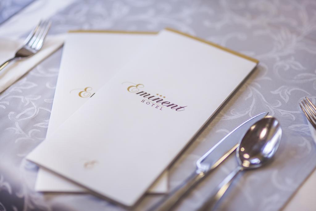 Hotel Eminent Zlaté Moravce Dış mekan fotoğraf